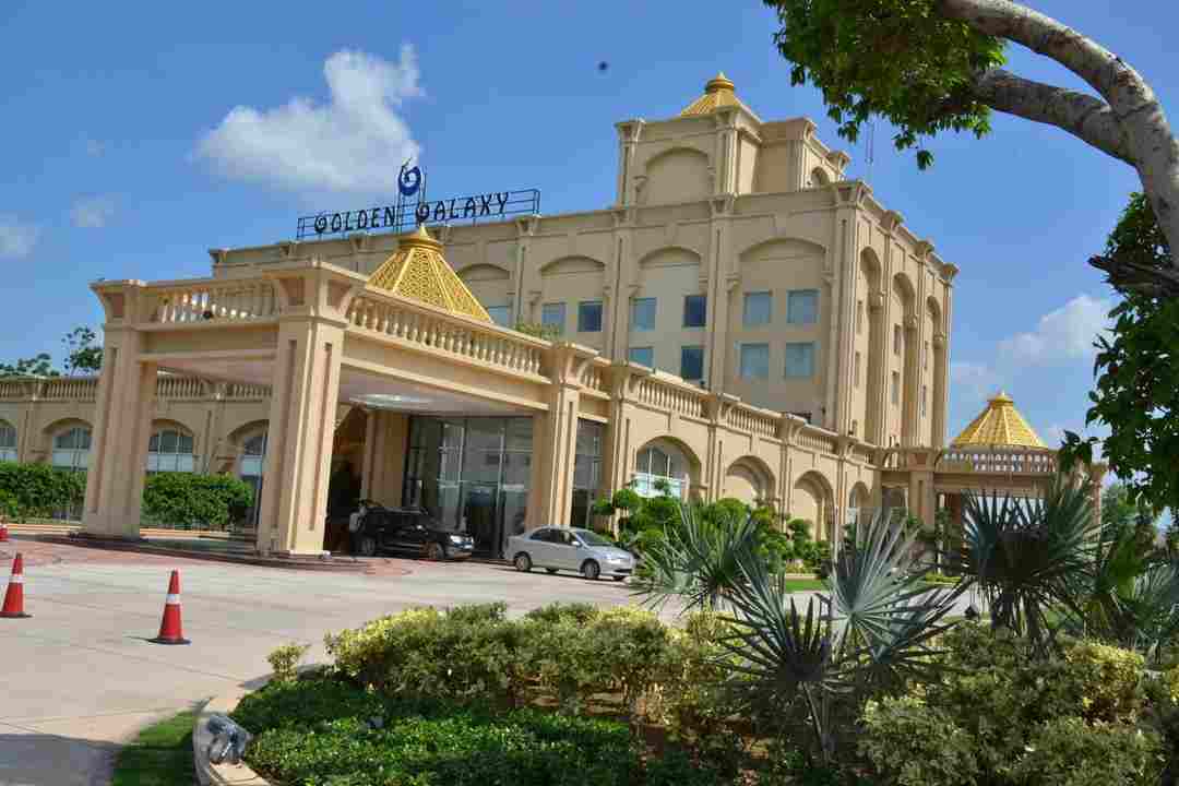 Golden Galaxy Hotel & Casino là điểm giải trí hàng đầu khu vực